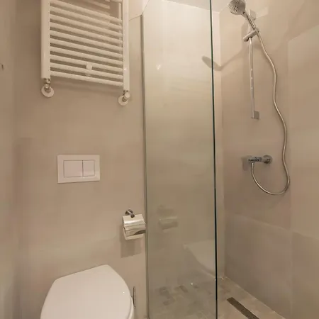 فندق Atena*** 3*