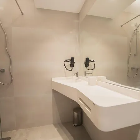 فندق Atena*** 3*