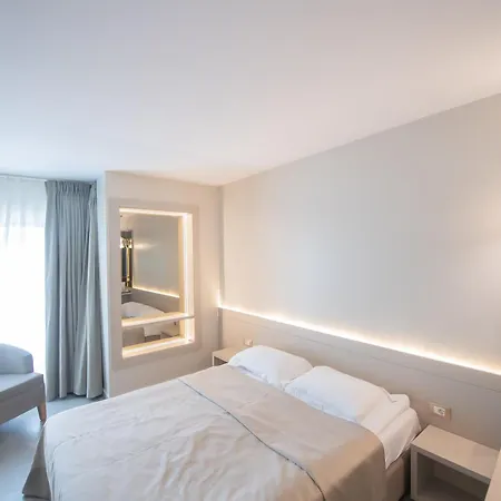 Atena*** ساتورْنْ